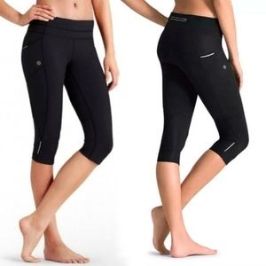 Athleta Dobby Be Free Black Knicker Capri Leggings Size XS